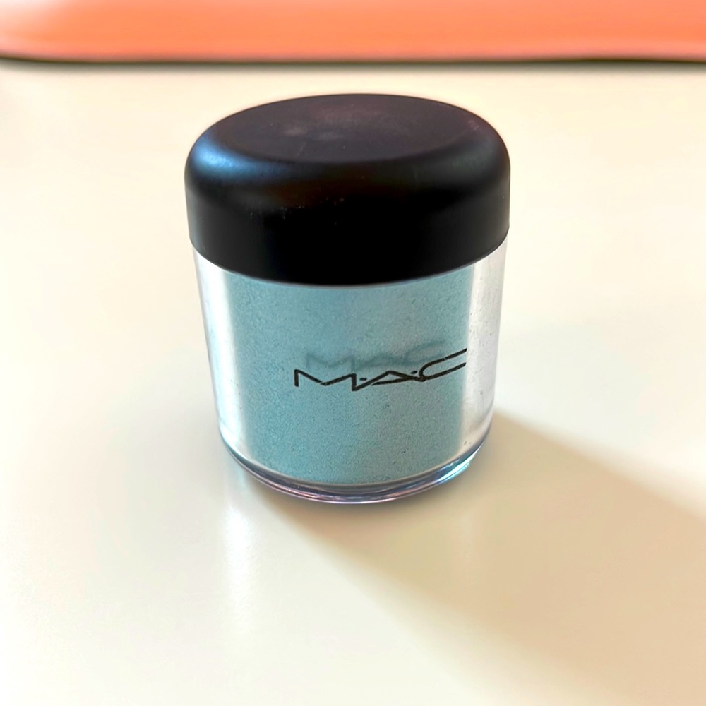 MAC Cosmetics - Mutiny - Pigment